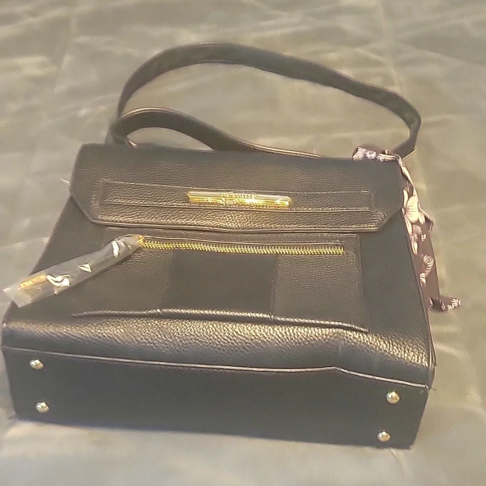 Purse - Picture 1 of 4